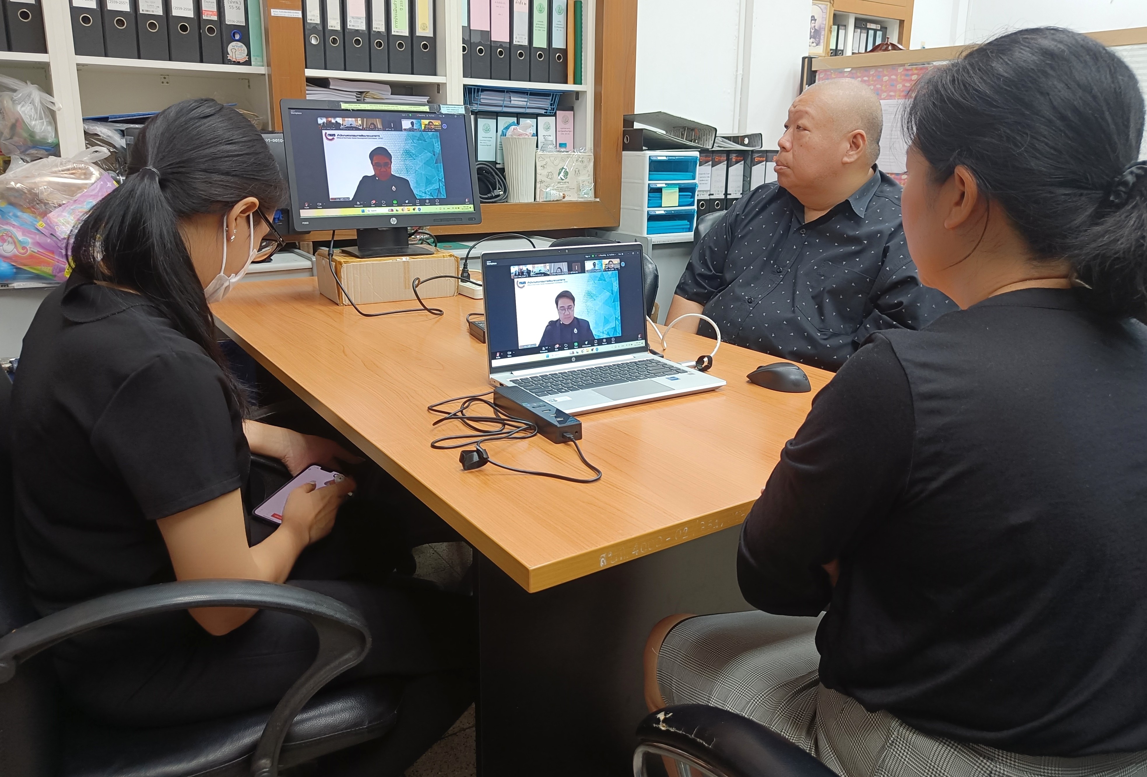 title - เข้าร่วมการประชุมชี้แจงกรอบและแนวทางการประเมินผลการปฏิบัติราชการของส่วนราชการ ประจำปีงบประมาณ พ.ศ. 2569-2570 ครั้งที่&nbsp;2 ผ่านสื่ออิเล็กทรอนิกส์ (ระบบ&nbsp;Zoom Meeting&nbsp;/&nbsp;Facebook Live และผ่านระบบ&nbsp;Youtube Live) ของสำนักงาน ก.พ.ร.